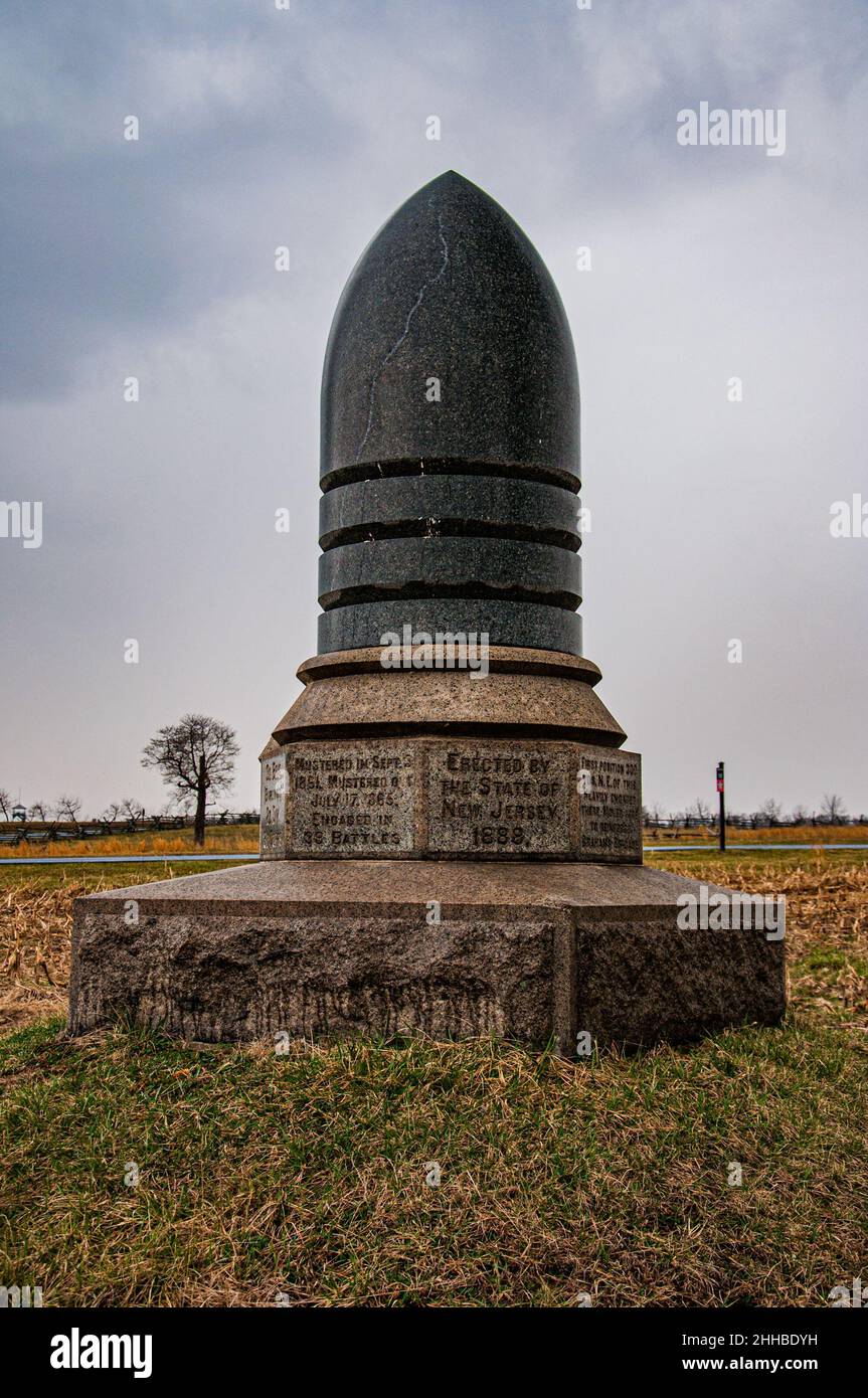 Photo du monument 7th du New Jersey Volunteer Infantry Regiment pris lors d'une journée froide de mars, parc militaire national de Gettysburg, Pennsylvanie, États-Unis Banque D'Images