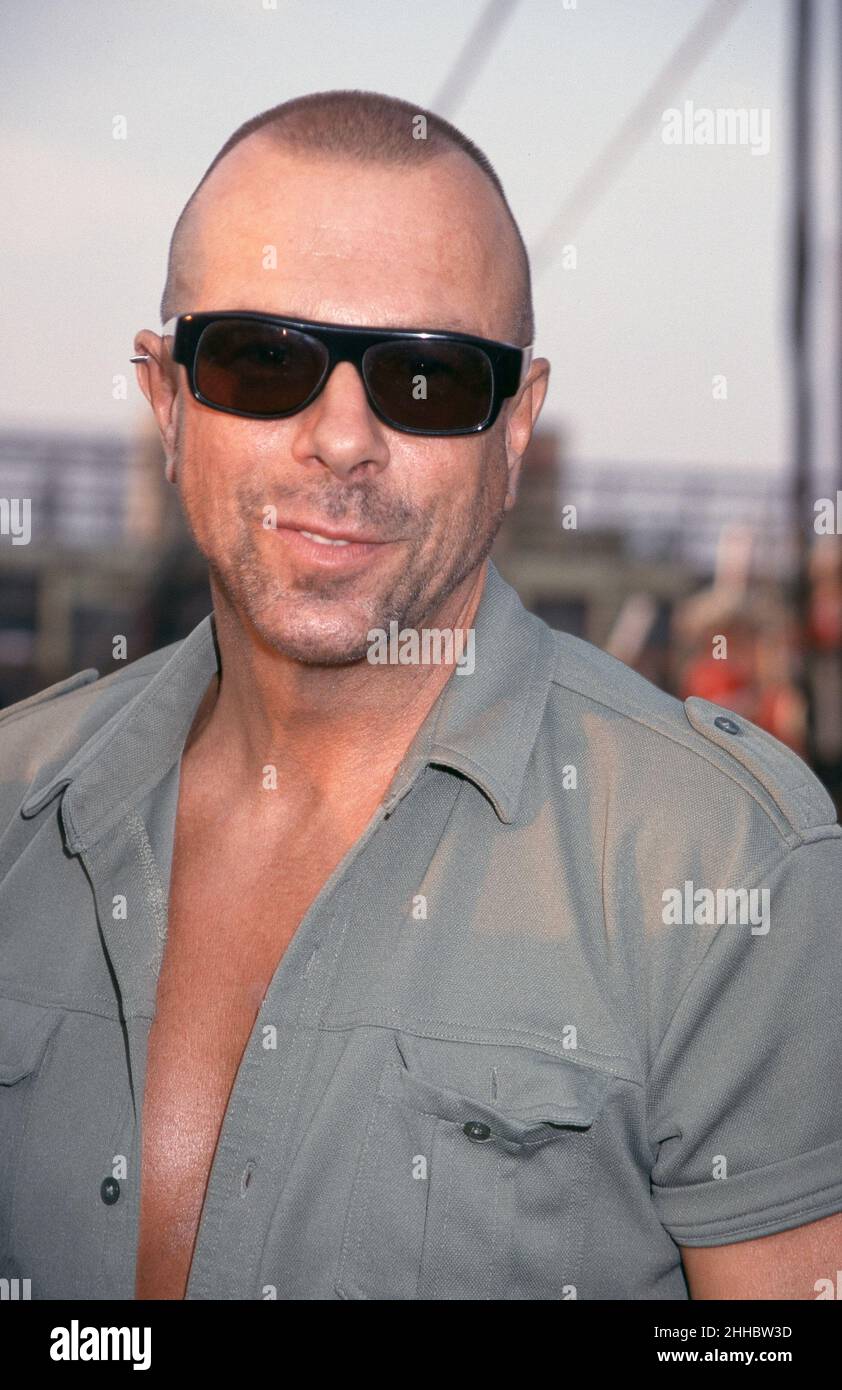 **PHOTO DE FICHIER** Thierry Mugler est décédé.Thierry Mugler au 13th Wigstock '98 Festival annuel au Pier 54 dans le West Village de New York le 6 septembre 1998.Crédit photo : Henry McGee/MediaPunch Banque D'Images