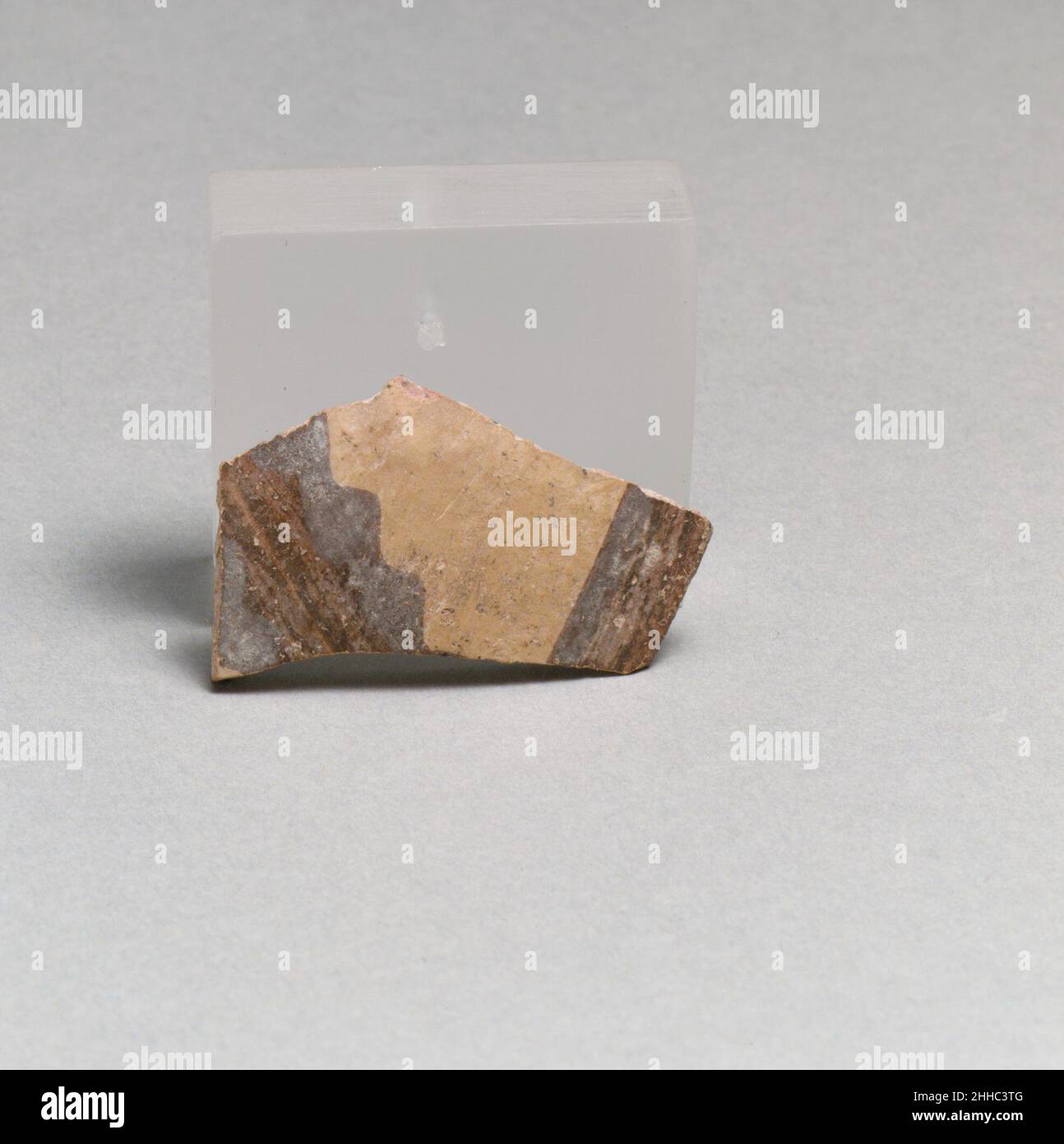 Fragment de vase ca.4000–3000 C.-B. Néolithique, gonia.Vase fragment 253268 Néolithique, gonia, vase fragment, ca.4000?3000 C.-B., terre cuite, longueur 1 5/16in.(3,3cm).Metropolitan Museum of Art, New York.Cadeau anonyme, 1930 (30.119.63) Banque D'Images