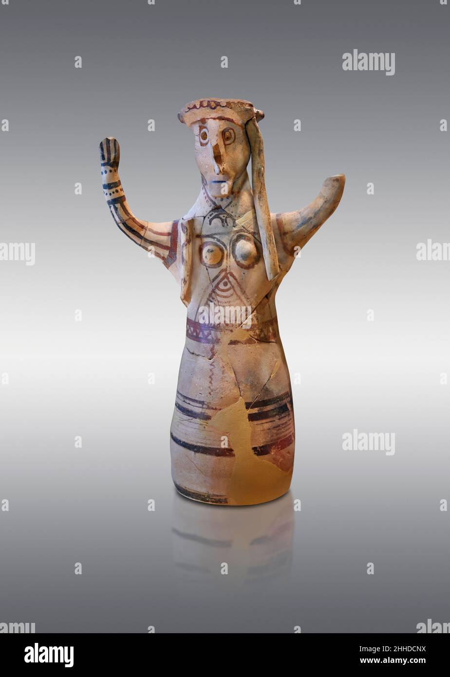 Statuette de figurine de poterie mycénienne d'une déesse faite sur une roue de poterie, Tiryns Basse Citadelle, 12th cent BC.: sur fond gris.Photographe Banque D'Images