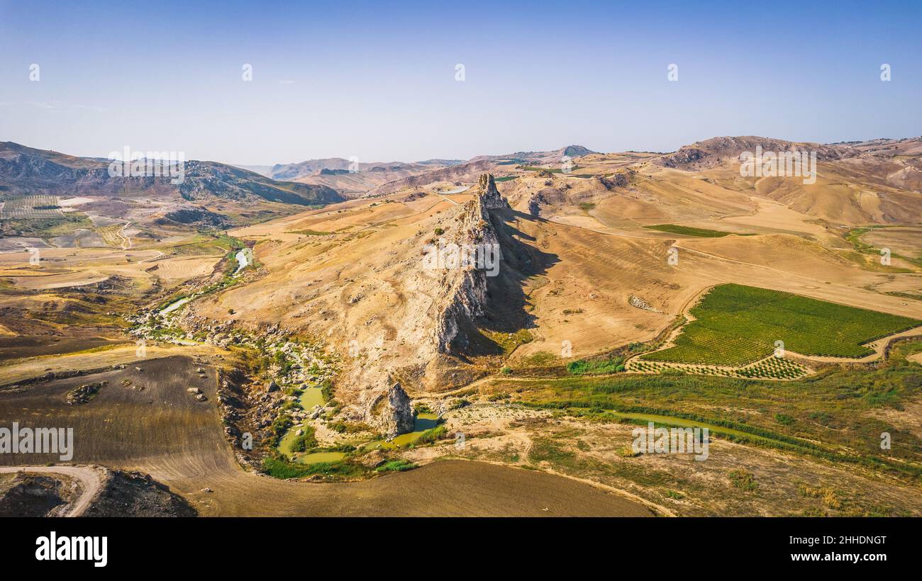 Vallée de la rivière Salso près de Riesi et Sommatino, province de Caltanissetta, Sicile, Italie, Europe Banque D'Images