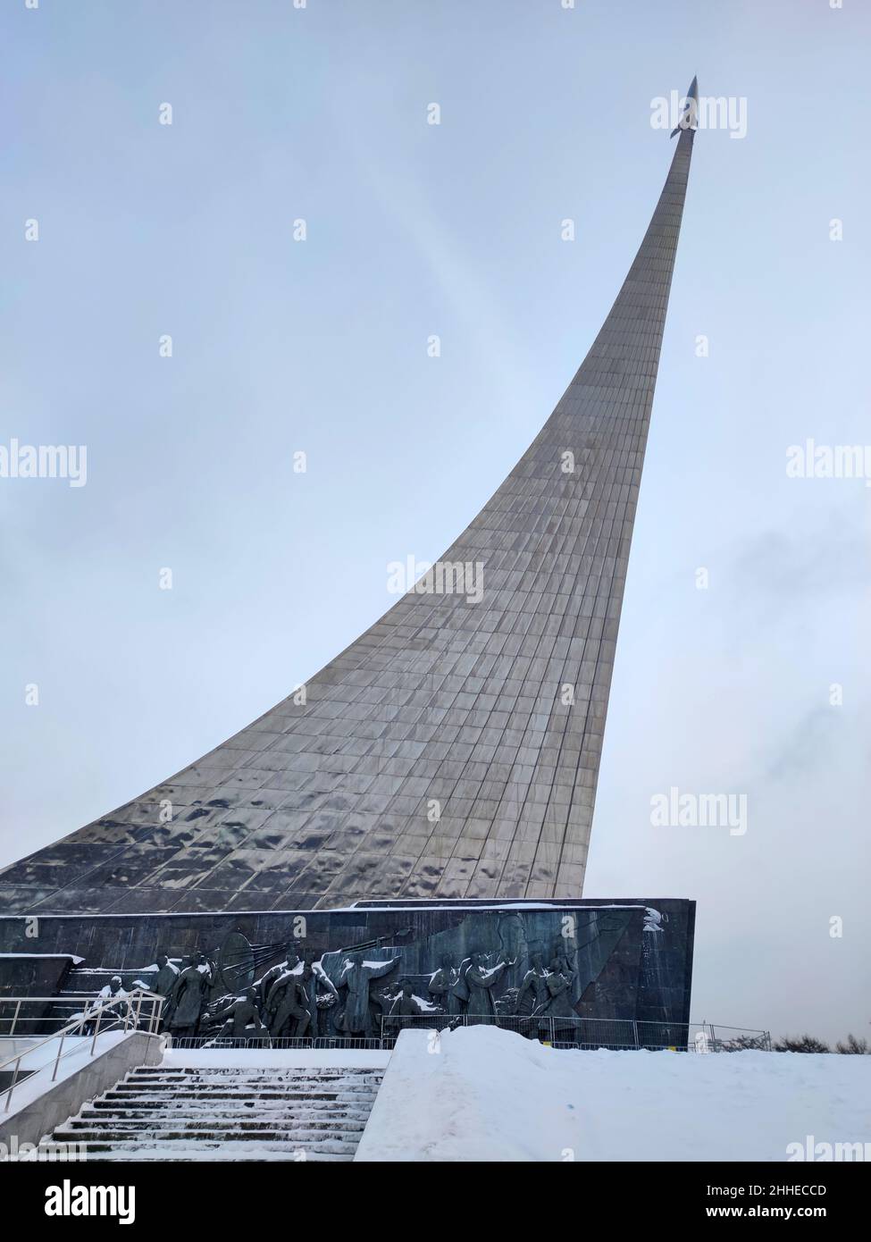 20 décembre 2021.Moscou.Russie: Monument aux conquérants de l'espace à VDNH.Moscou hiver et neige.Musée de la Cosmonautics Banque D'Images