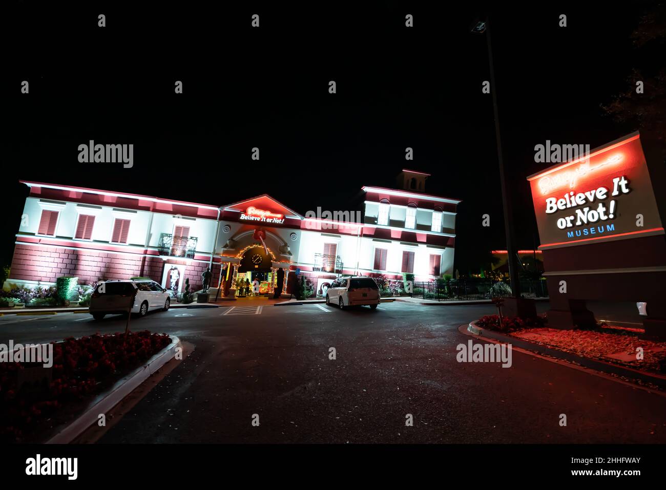 Orlando, Floride, États-Unis d'Amérique - DÉCEMBRE, 2018: Vue de nuit de Ripley's Believe IT or Not Building Banque D'Images