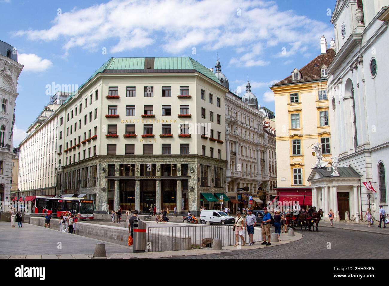 Vienne, Autriche, 21 juillet 2021.Le Looshaus est un bâtiment construit autour de 1910 à Vienne, en Autriche par Adolf Loos.Le bâtiment abrite la banque Raiffeisen Banque D'Images