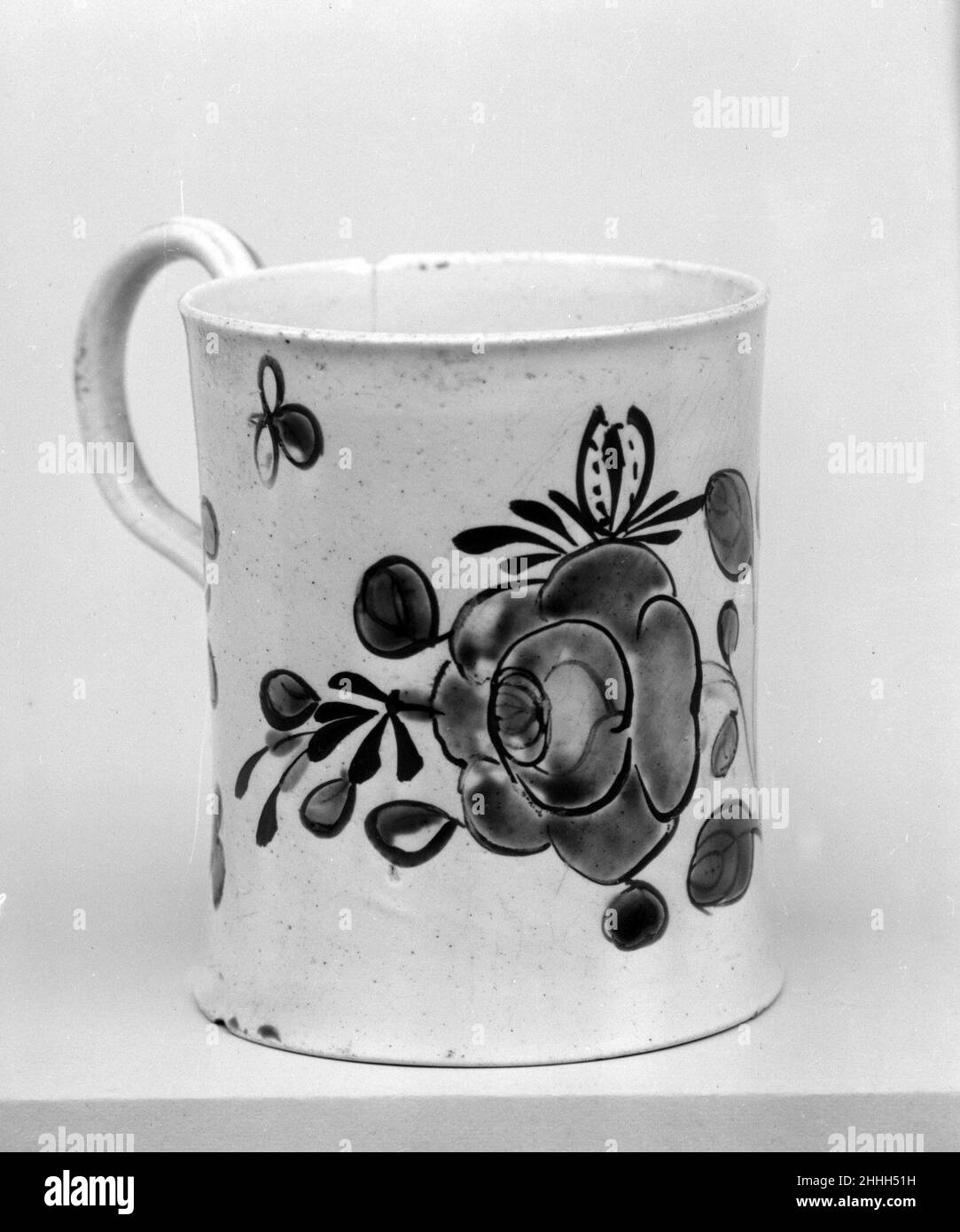 Mug 1750–70 Grande-Bretagne (marché américain).Tasse.Britannique (marché américain).1750–70.Grès.Fabriqué à Staffordshire, Angleterre Banque D'Images