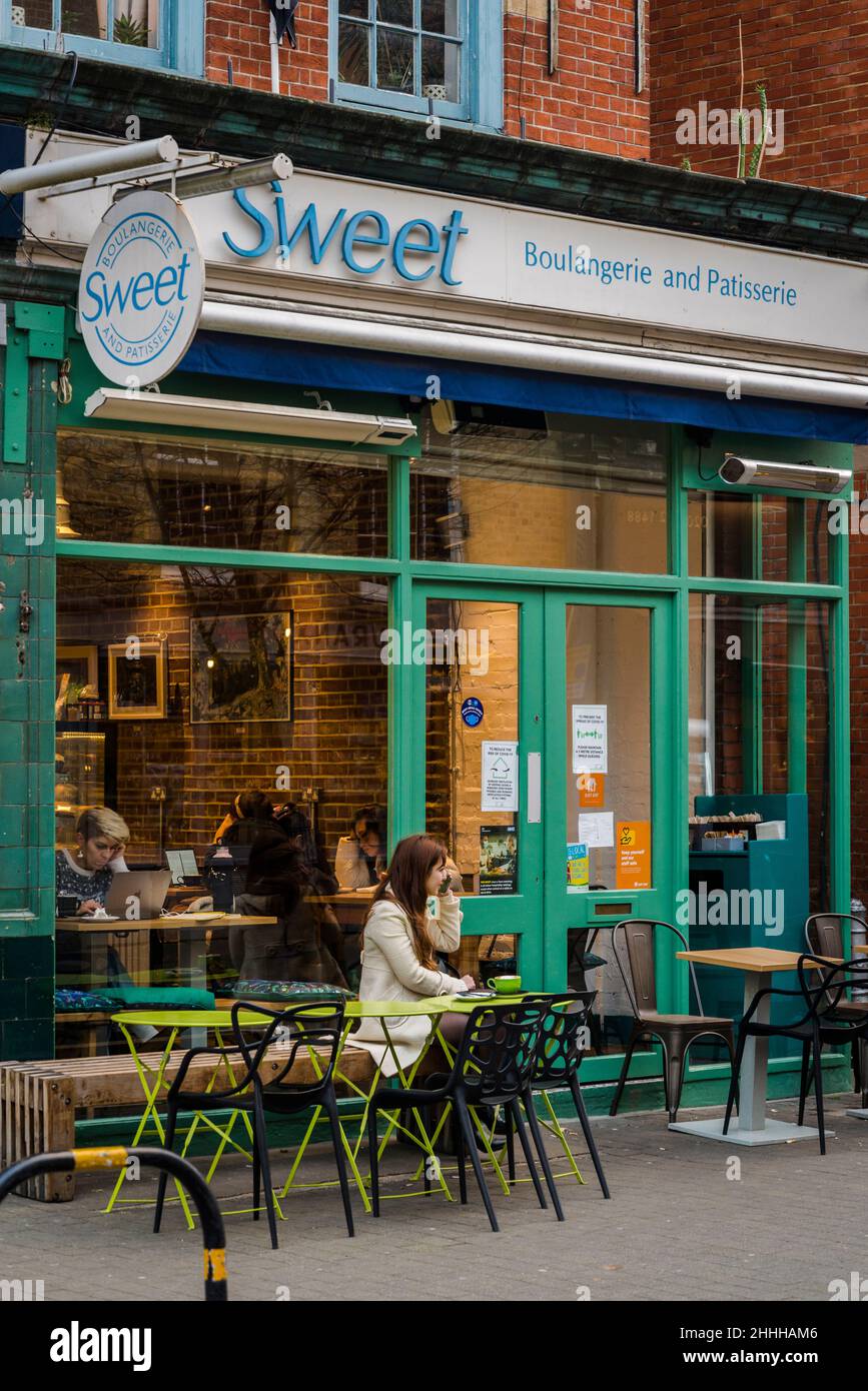 Exmouth Market, une rue à la mode semi-piétonne parsemée de boutiques indépendantes à Clerkenwell, dans le quartier londonien d'Islington, EC1, Londres, Engl Banque D'Images