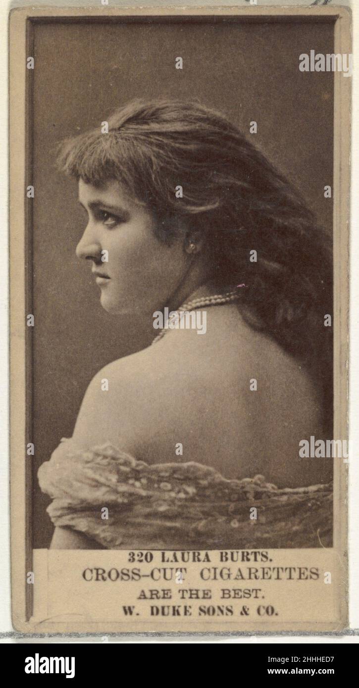 Carte numéro 320, Laura Burt, de la série Actors and Actresses (N145-3) émise par Duke Sons & Co. Pour promouvoir les cigarettes Cross Cut 1880s émises par W. Duke, Sons & Co. Cartes professionnelles de l'ensemble « Actors and Actresses » (N145-3),Publié en 1880s par W. Duke Sons & Co. Pour promouvoir les cigarettes Cross Cut.Il existe huit sous-ensembles de la série N145.Divers sous-ensembles arborent différents modèles de cartes et font également la promotion de différentes marques de tabac représentées par W. Duke Sons & Company.Cette carte provient du troisième sous-ensemble, N145-3.Notez que les noms des acteurs sont orthographiés différemment sur les cartes dans l'ensemble et ne le sont pas Banque D'Images