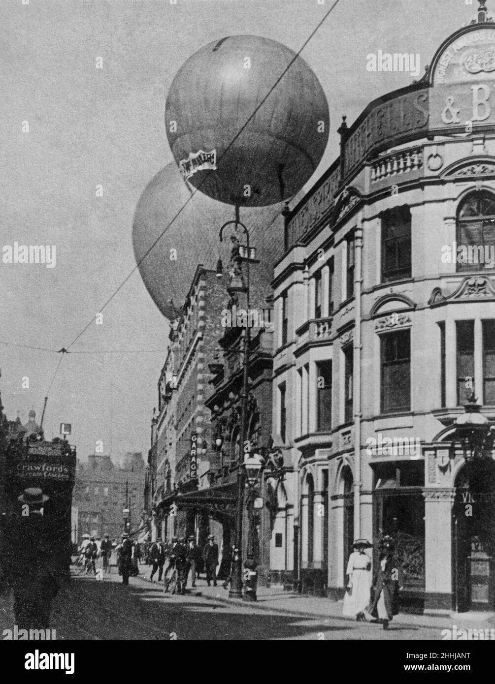 Ascensions de ballons dans le centre de Birmingham par Lieut George Lempriere, West Midlands, Circa 1911 Banque D'Images