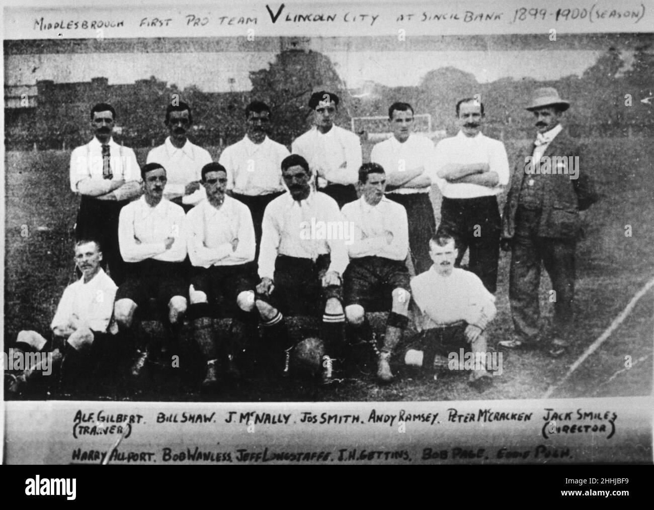 Middlesbrough première équipe professionnelle 1899 - 1900 alors qu'ils se préparent à jouer Lincoln City 2nd septembre 1899Left à droite Alf Gilbert, Bill Shaw, J McNally, Jos Smith, Andy Ramsey,Peter McCracken, Jack Smith.Assis de gauche à droite Herbert Allport, Bob Wanless, Jeff Longstaffe, J H Gettings, Bob page,Eddie Pugh Banque D'Images