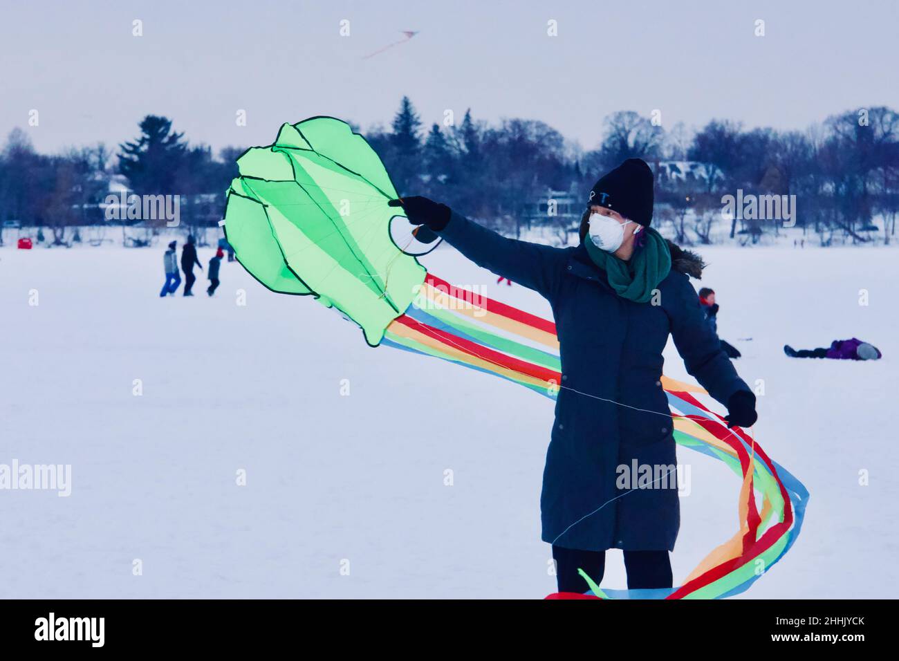 Festival du cerf-volant d'hiver du lac Harriet sur le lac gelé, en janvier.Loisirs amusants malgré le temps froid et la température de congélation.Minneapolis, Minnesota. Banque D'Images