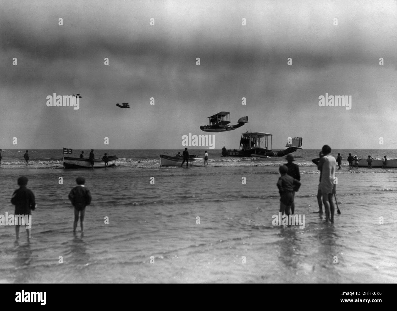 Supermarine Southampton, bateaux volants vus pendant un vol au large des plages de Skegness.Vers juin 1933 Banque D'Images