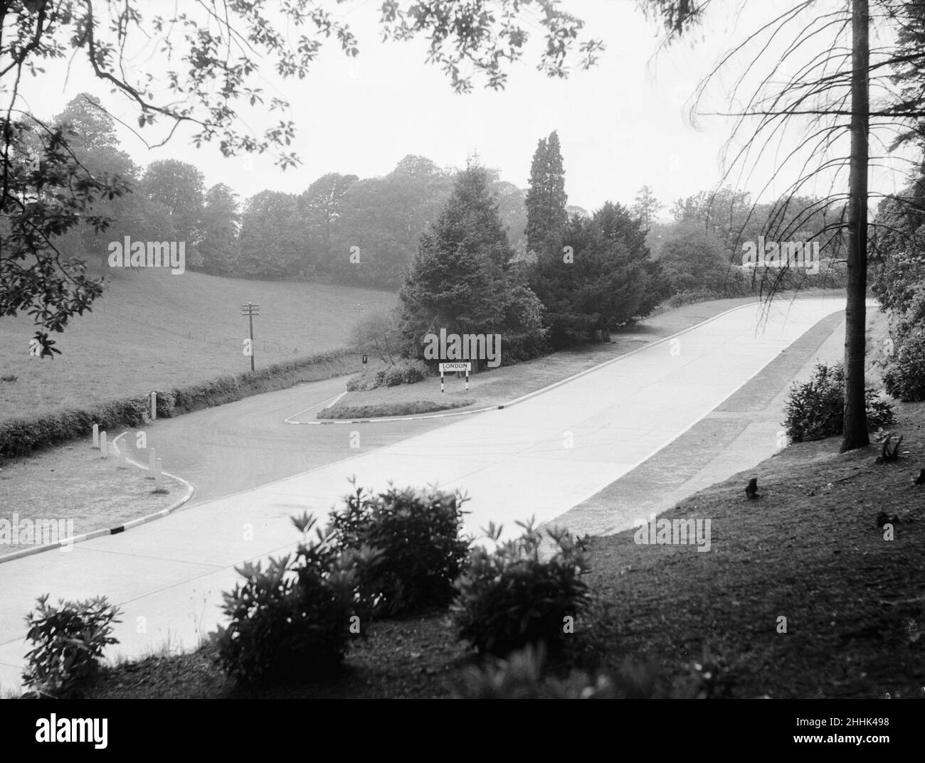 Le Dorking By-Pass (A24) peu avant son ouverture le 1934 juin Banque D'Images