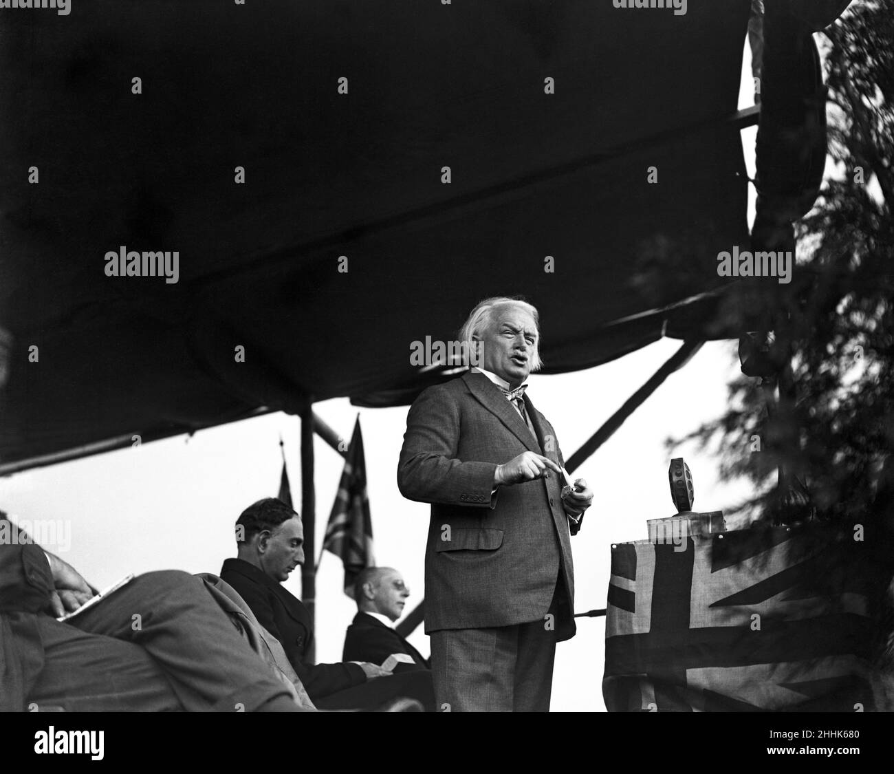 David Lloyd George l'ancien premier ministre britannique s'est réuni à l'occasion d'une réunion en plein air à Reading.20th mai 1928. Banque D'Images