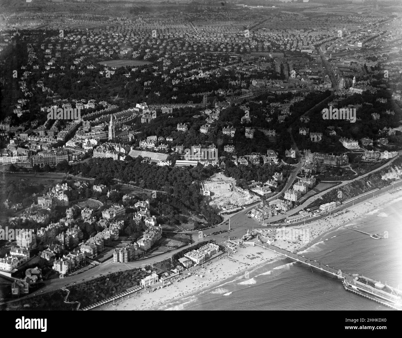 Vue aérienne du front de mer à Bournmouth.Septembre 1926 Banque D'Images