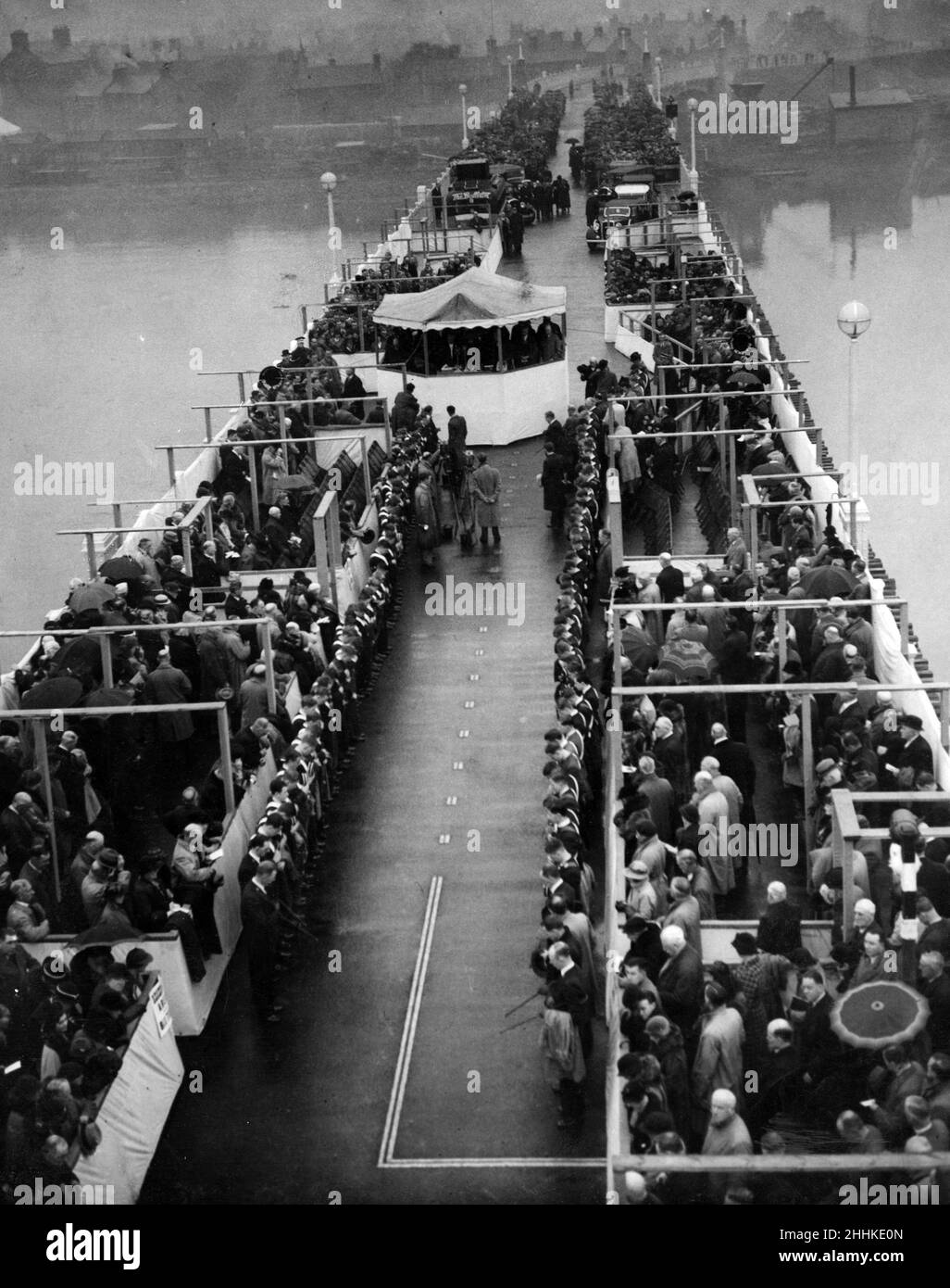 Ouverture de Kincardine sur Forth Bridge par les gouverneurs des comtés de Fife, Stirling et Clackmannanshire.30th octobre 1936. Banque D'Images