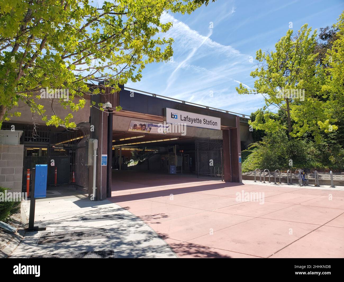 Entrée à la station Bay Area Rapid Transit (BART) de Lafayette, Californie, le 16 juin 2021. Banque D'Images