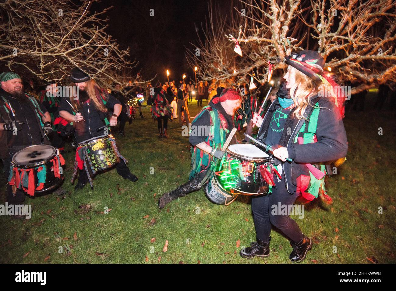 Wassailing au Prieuré de Michelham, Sussex 2022 bénédiction des vergers pour assurer une bonne récolte pour l'année à venir.Imaginez Terry Applin Banque D'Images