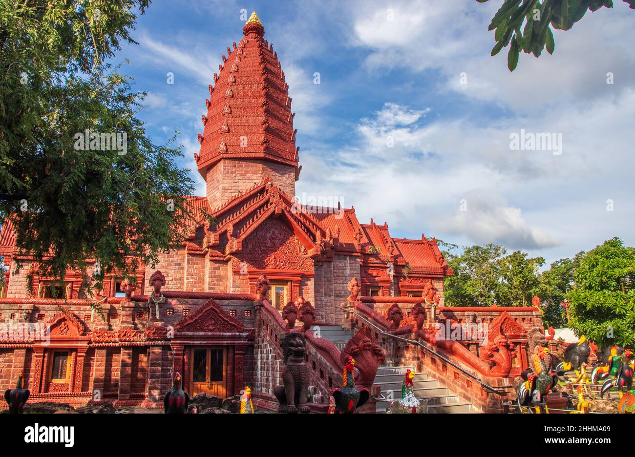 Le Temple thaïlandais Wat Phrai Phathana district Phu Sing de la province de Sisaket dans la zone frontalière entre la Thaïlande et le Cambodge est bien intéressant de voir Banque D'Images