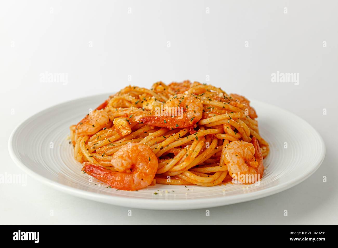 Pâtes à la sauce à la crème de tomate.Un plat avec sauce tomate et