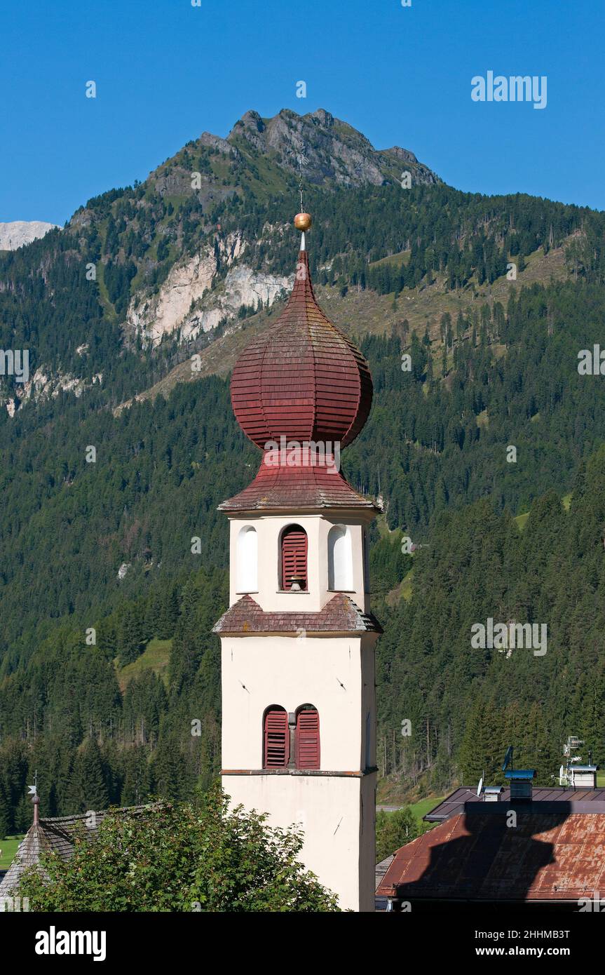 Haut du clocher de l'église Madonna della Neve, Canazei, Vallée de Fassa, trente, Trentin-Haut-Adige,Italie Banque D'Images