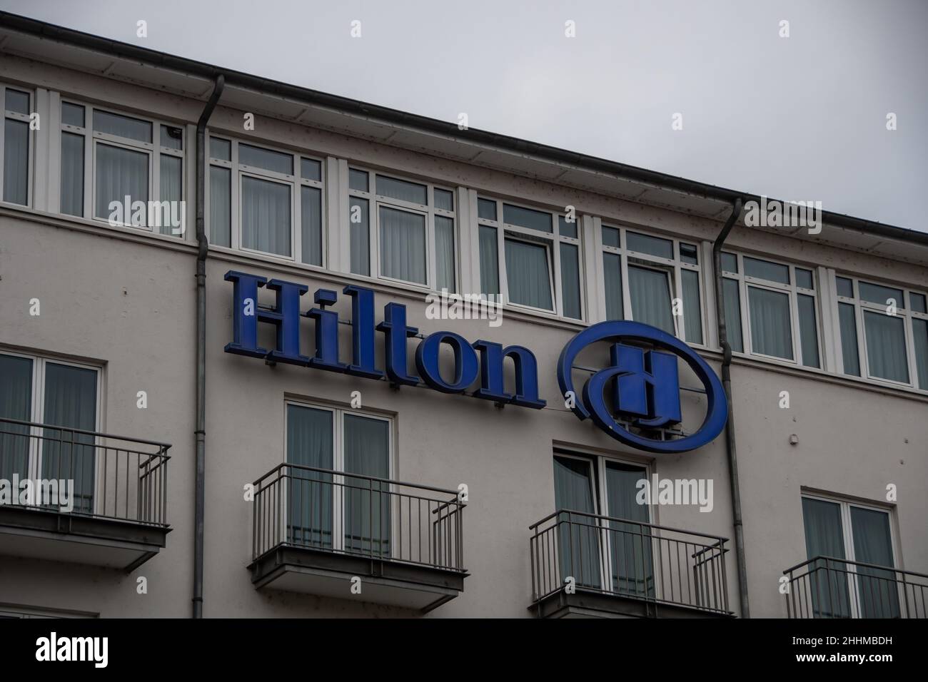 Bonn, Allemagne 24 janvier 2022, le logo de la chaîne hôtelière 'Hilton Hotels' à Bonn Banque D'Images