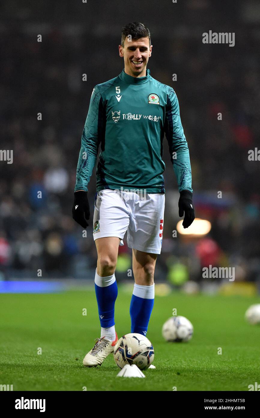 BLACKBURN, ROYAUME-UNI.JAN 24th Daniel Ayala de Blackburn Rovers avant le match de championnat Sky Bet entre Blackburn Rovers et Middlesbrough à Ewood Park, Blackburn, le lundi 24th janvier 2022.(Credit: Eddie Garvey | MI News) Credit: MI News & Sport /Alay Live News Banque D'Images