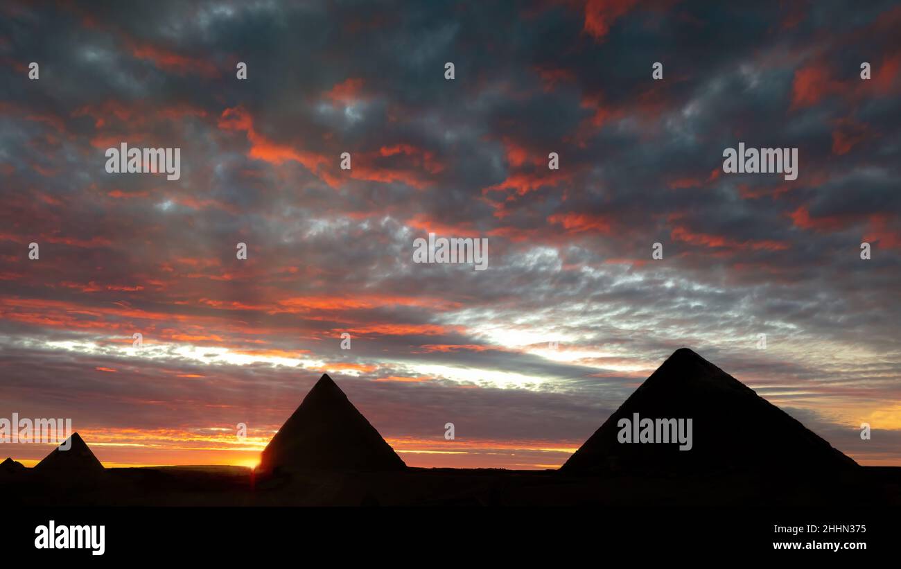 Coucher de soleil aux Pyramides, Gizeh, le Caire, Egypte. Banque D'Images