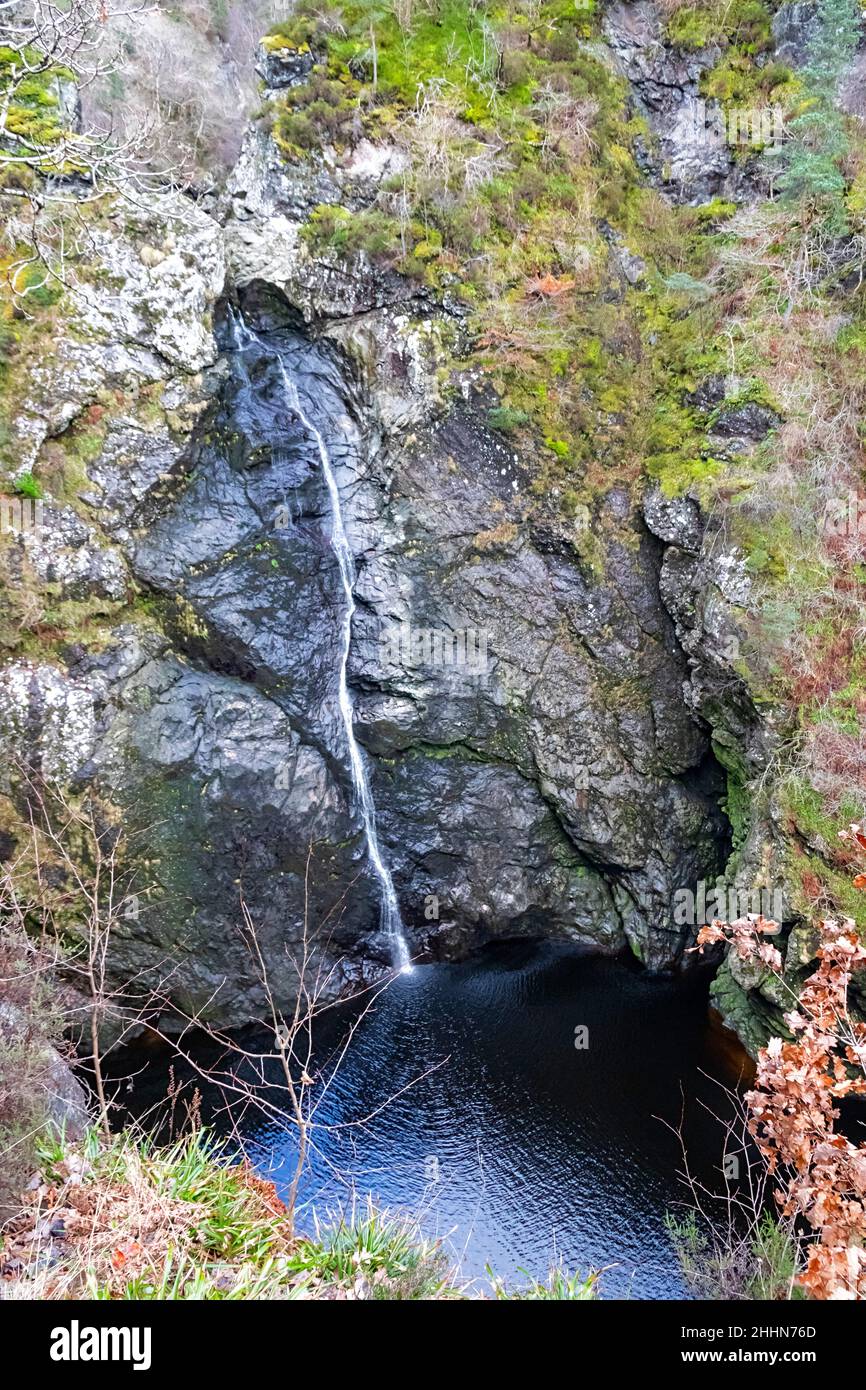 FOYERS HIGHLANDS SCOTLAND FOYERS CASCADE PRÈS DU LOCH NESS EN HIVER Banque D'Images