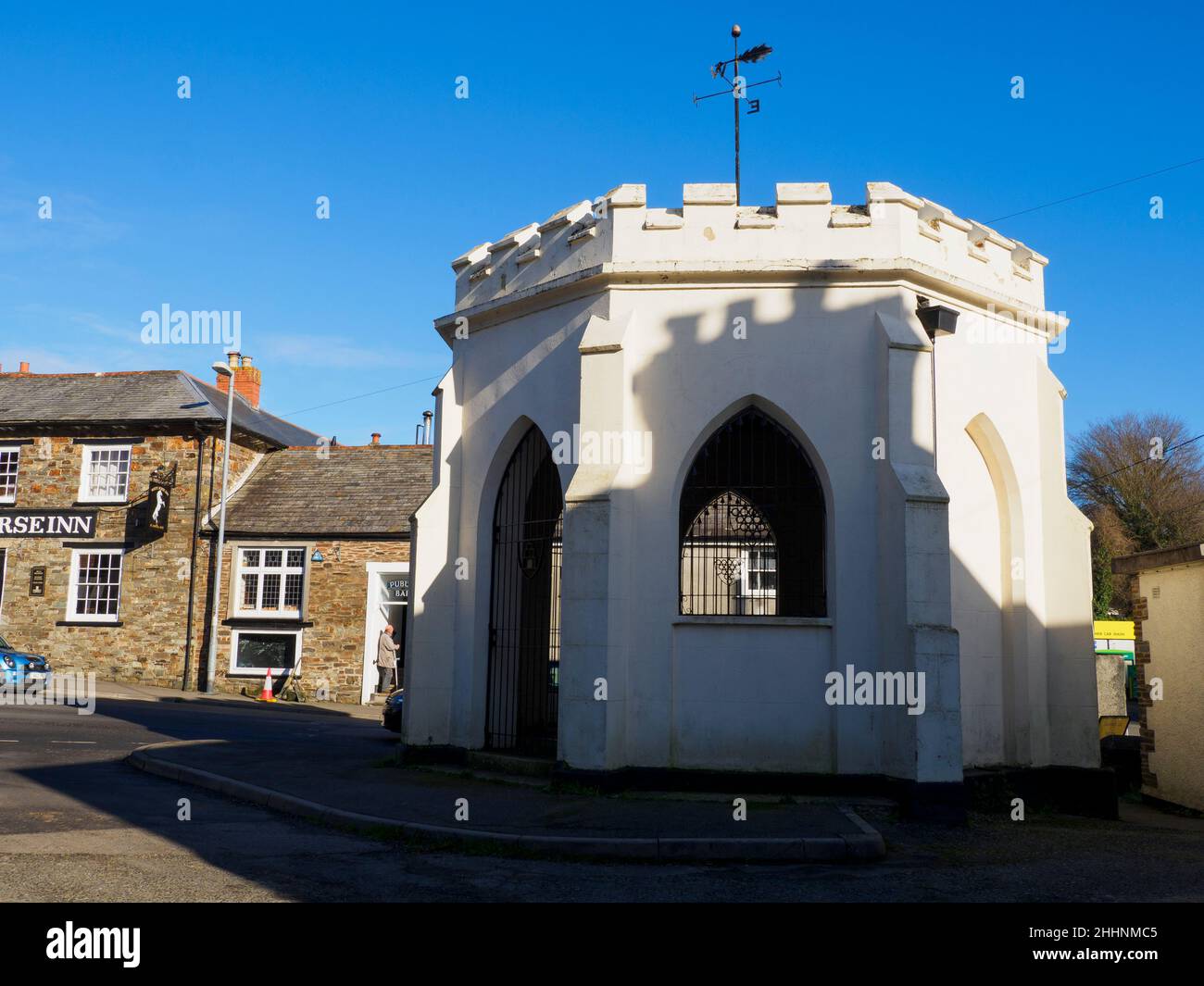 Maison ronde de Newport appelée Temple des vents ou hôtel de ville de Newport.Construit en 1829 pour couvrir l'arbre brisé de la croix de Newport, Launces Banque D'Images