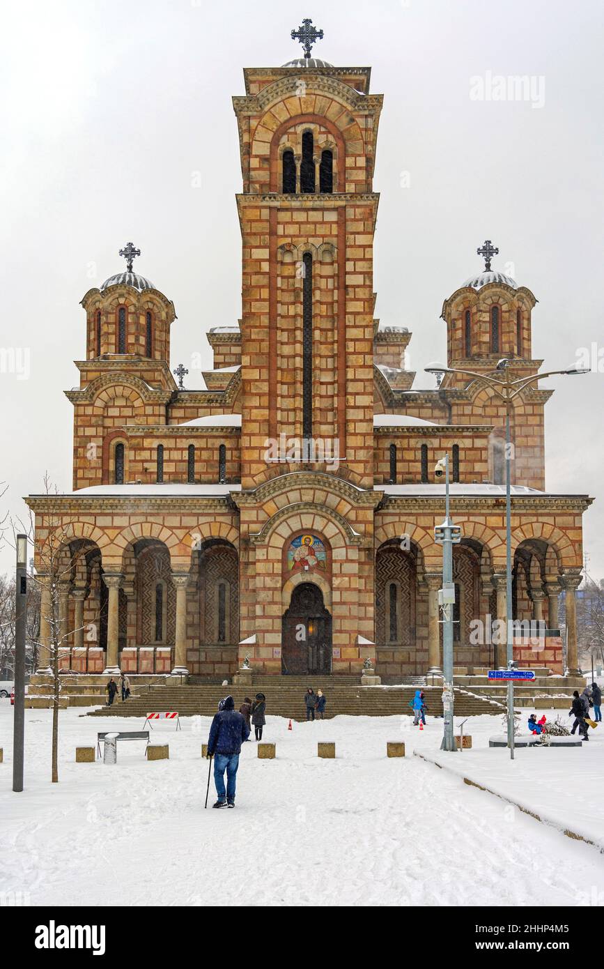 Belgrade, Serbie - 22 janvier 2022 : Église orthodoxe de Saint-Marko à la journée froide d'hiver avec neige. Banque D'Images