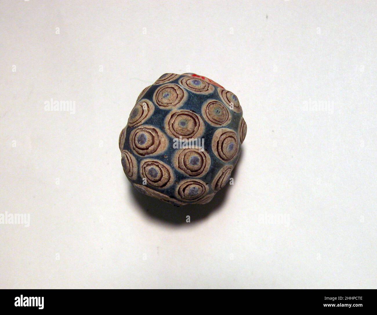 Perle de Chine.Cordon.Chine.Pâte de verre sur noyau en céramique.Dynastie Zhou de l'est (770–256 av. J.-C.).Verre Banque D'Images