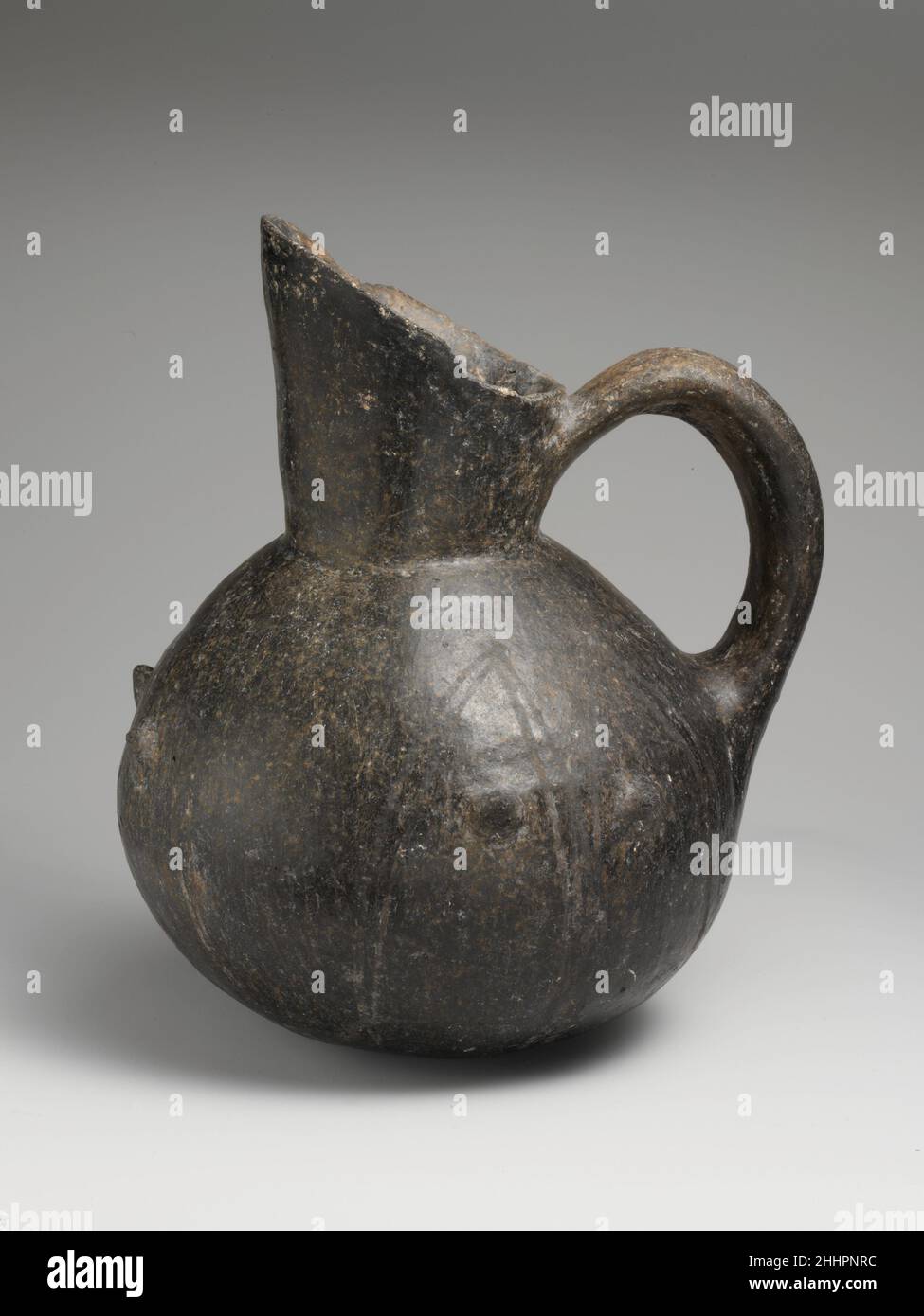 Verseuse en terre cuite env.30002000 C.B. Anatolie ce vase a