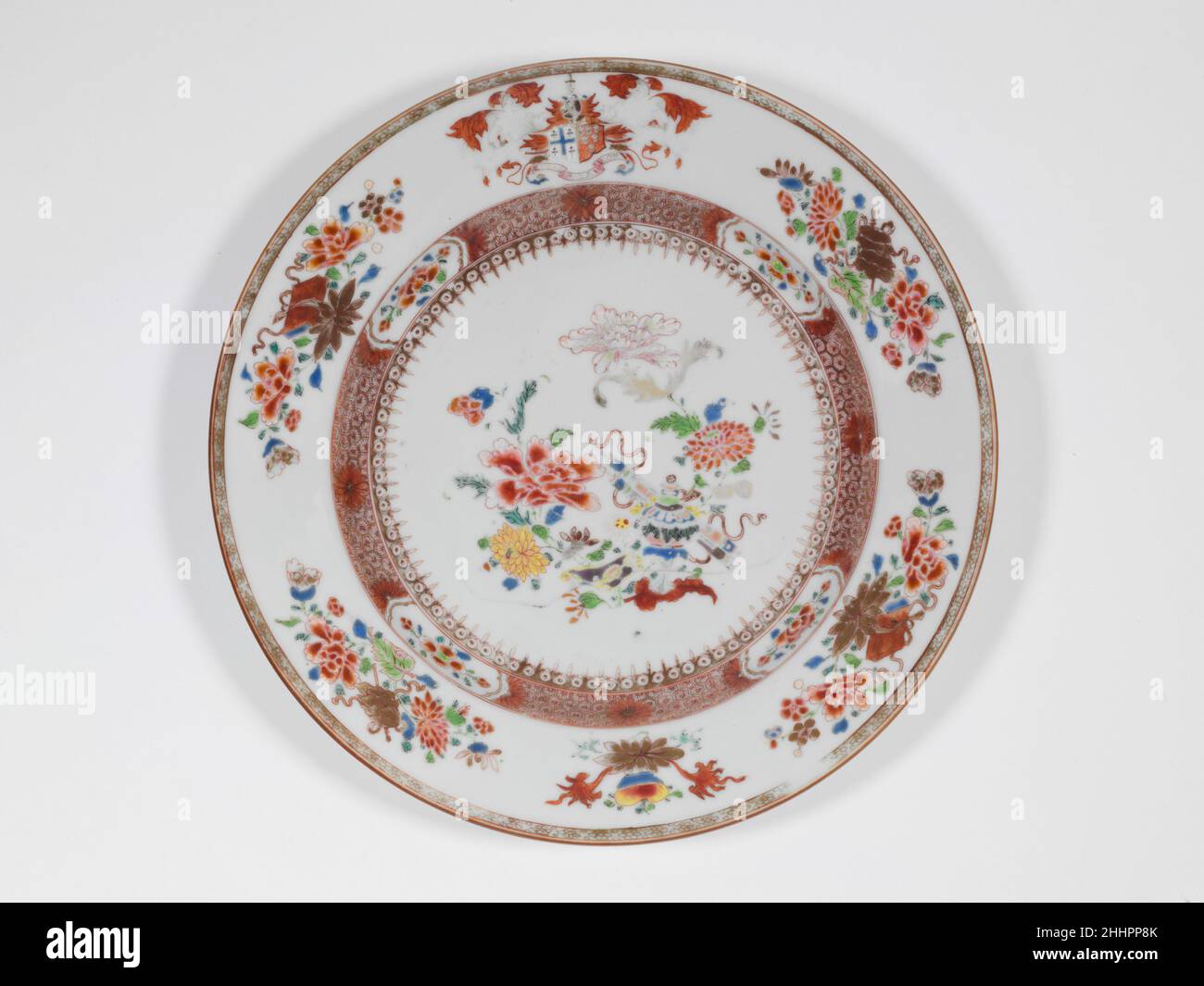 Plaque env.1725–30 Chinois, pour le marché britannique.Plaque.Chinois, pour le marché britannique. CA.1725–30.Porcelaine à pâte dure.Céramique-porcelaine-exportation Banque D'Images