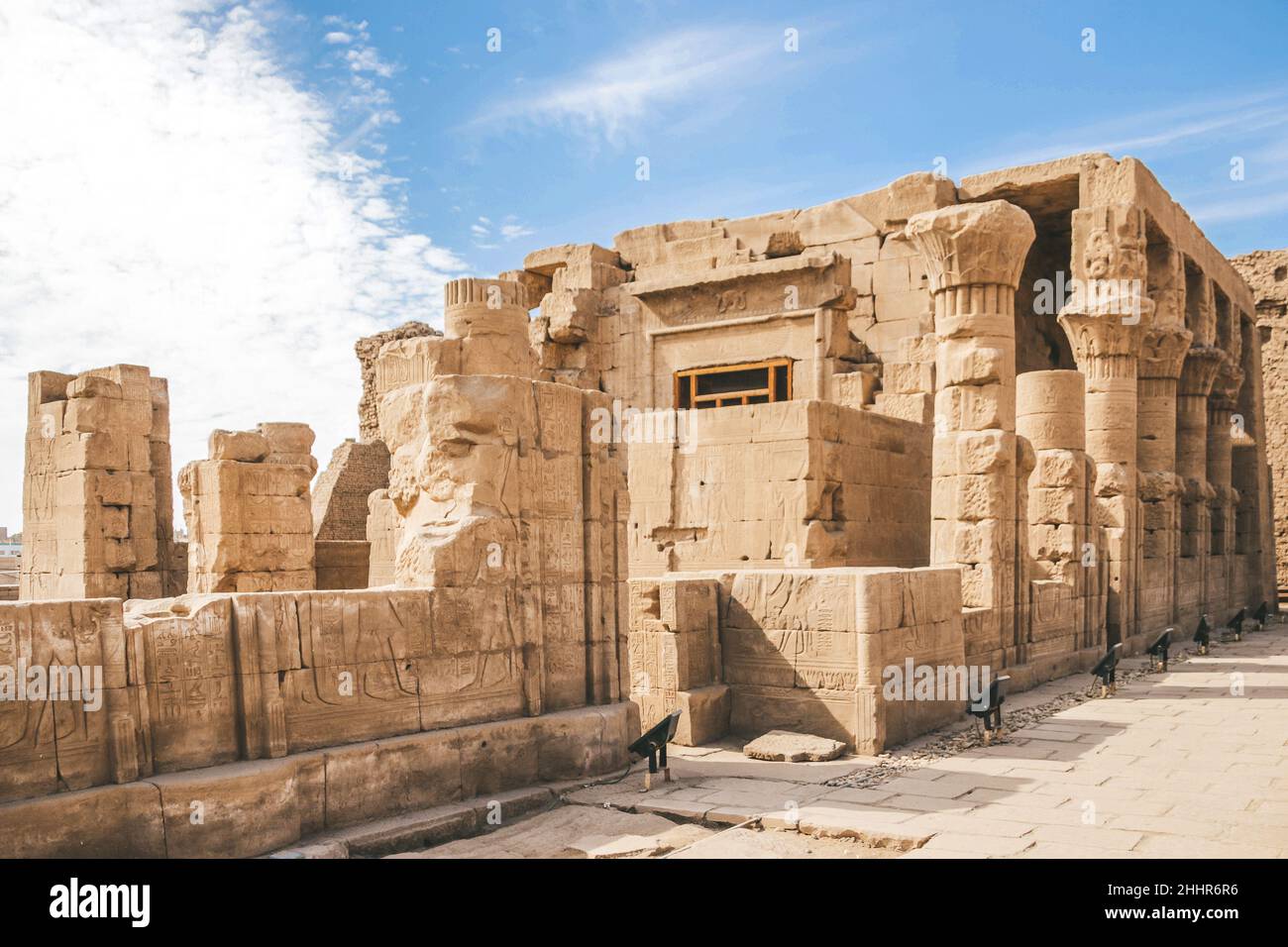 Les ruines de l'ancien temple d'Horus à Edfu, en Égypte Banque D'Images