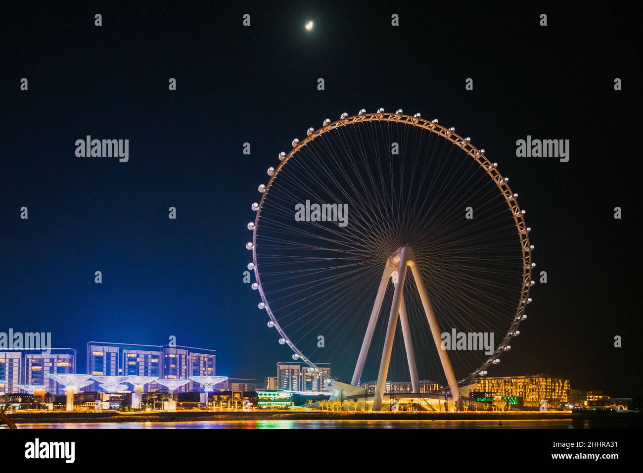 Night Weiw of Ain Dubai est la plus grande et la plus haute roue d'observation du monde située sur l'île de Bluewaters à Dubai Marina, Dubaï, Émirats arabes Unis Banque D'Images