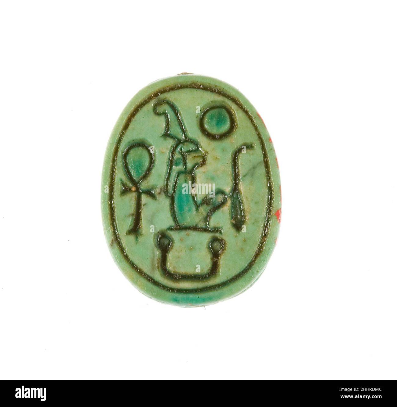 Scaribs des dépôts de la Fondation Hatshepsut ca.1479–1458 C.-B. Nouveau Royaume pendant la saison des fouilles de 1926-1927, l'expédition égyptienne du Musée a découvert trois dépôts de fondation le long du mur d'enceinte est du temple funéraire de Hatshepsut à Deir el-Bahri dans l'ouest des Thèbes.Parmi les contenus, 299 scarabs et sceaux.Soixante-cinq d'entre eux sont maintenant dans le Musée égyptien, le Caire, et le reste ont été acquis par le Musée dans la division des trouvailles.parmi les inscriptions sur les bases de ces scarabs et sceaux sont des exemples de chaque titre Hatshepsut tenu, à partir de l'époque qu'elle était 'roi's. Banque D'Images