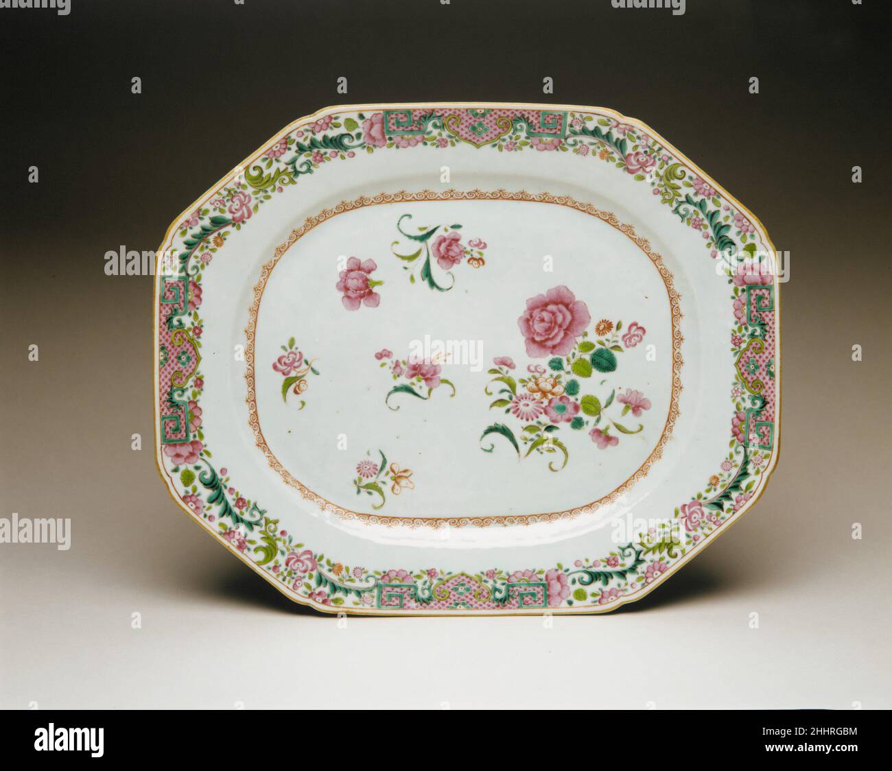 Plateau 1736–95 Chinois.Plateau.Chinois.1736–95.Porcelaine.Fabriqué en Chine Banque D'Images