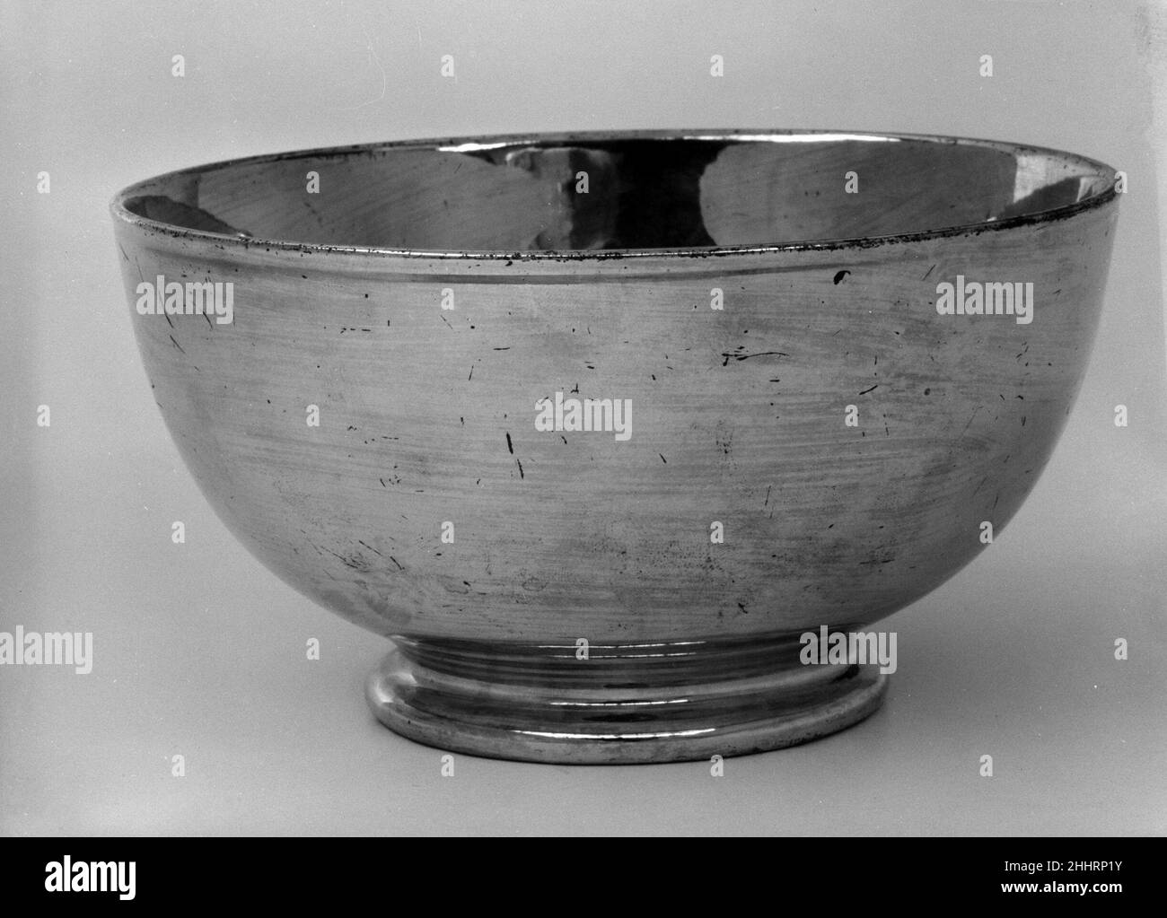 Bol 1800–1830 britannique (marché américain).Bol.Britannique (marché américain).1800–1830.Faïence, vaisselle.Fabriqué à Staffordshire, Angleterre Banque D'Images