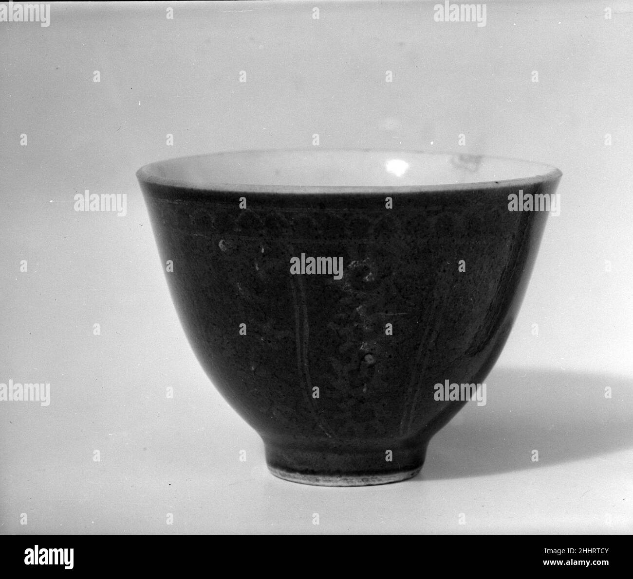 Tasse 1736–95 Chinois.Cuvette.Chinois.1736–95.Porcelaine.Peut-être fabriqué en Chine Banque D'Images