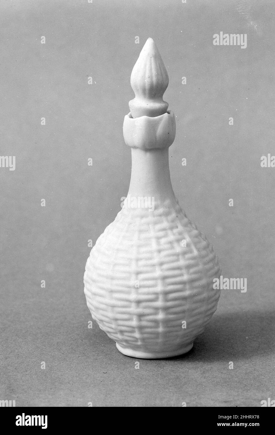 Flacon de parfum 1830–70 américain.Flacon de parfum.Américain.1830–70.Porcelaine mariale.Probablement fabriqué à Bennington, Vermont, États-Unis Banque D'Images