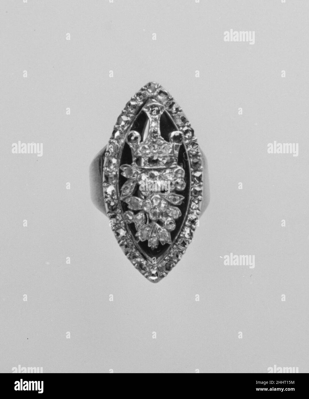 Anneau le quart dernier 18th siècle français.Anneau.Français. Dernier quart de siècle 18th.Or, argent, diamants, rubis, verre Banque D'Images