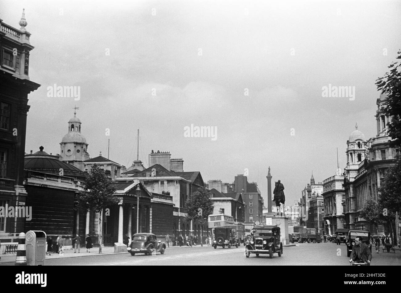 Whitehall en direction de Trafalgar Square août 1939 Banque D'Images Whitehall en direction de Trafalgar Square août 1939 Banque D'Images