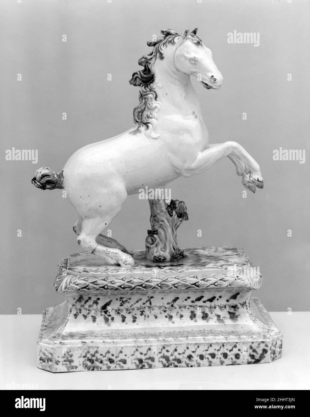 Élever le cheval ca.1780 Ralph Wood le plus jeune.Cheval d'élevage.Britannique, Burslem, Staffordshire. CA.1780. Faïence émaillée.Céramique-Poterie Banque D'Images