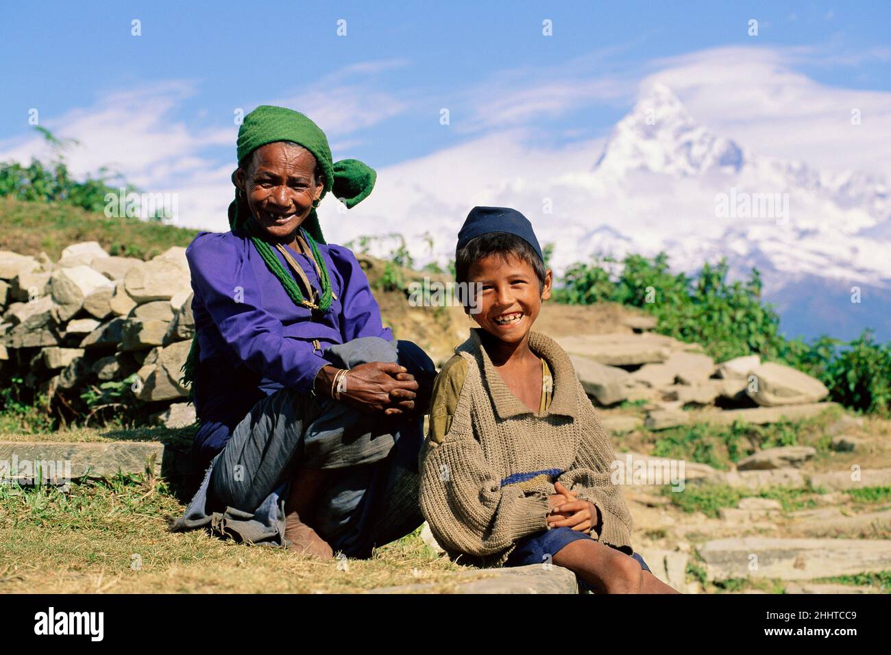 Portrait de mère et fils népalais, Sarankot, Népal Banque D'Images