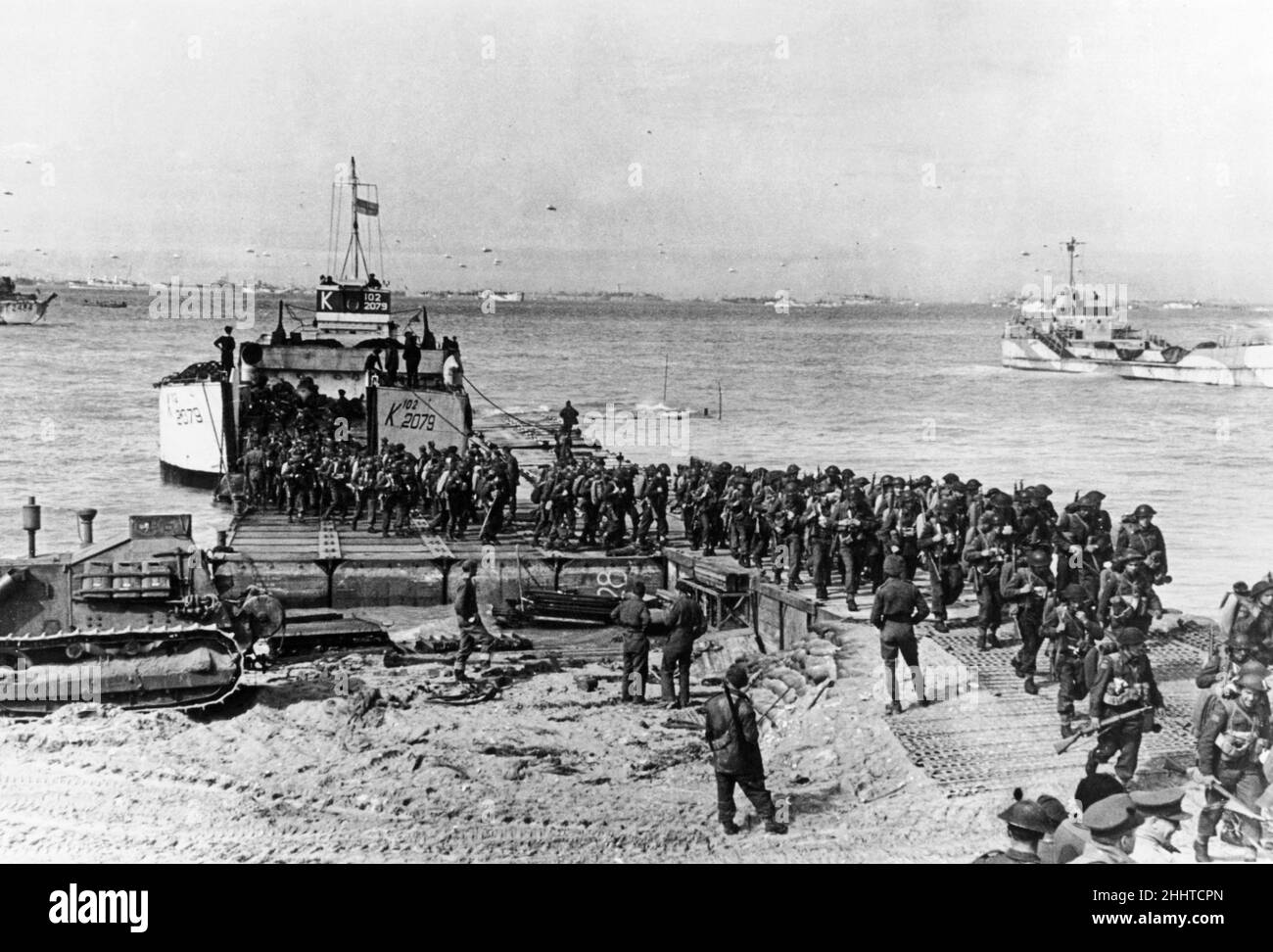 Les débarquements de Normandie ont été les opérations de débarquement du mardi 6 juin 1944 de l'invasion de la Normandie par les alliés dans l'opération Overlord pendant la Seconde Guerre mondialeNommé opération Neptune et souvent appelé jour J, il s'agissait de la plus grande invasion maritime de l'histoire.L'opération a commencé la libération de l'Europe du Nord-Ouest occupée par l'Allemagne du contrôle nazi, et a posé les bases de la victoire des alliés sur le Front occidental.6th juin 1944 Banque D'Images