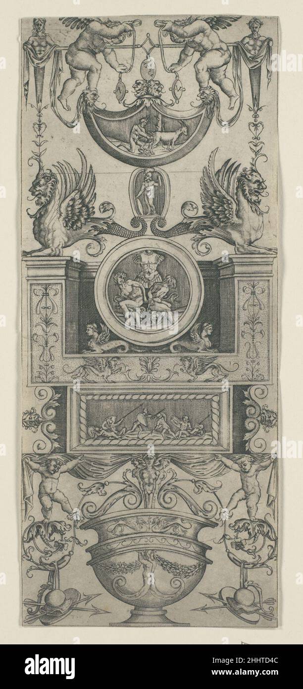 Panneau d'ornement daté de 1521 attribué à Agostino Veneziano (Agostino dei Musi) Italien inspiré de l'art romain antique, cet ornement imprimé a été produit peu après Giovanni da Udine (1487–1564), travaillant sous la direction de Raphaël,Avait terminé une série de décorations en plein air au Vatican et d'autres palais romains basés sur les plafonds peints de la Maison d'Or de l'empereur Néron (Domus Aurea).Ce vaste et luxueux palais impérial sur la colline de l'Oppian, surplombant le site actuel du Colisée, avait été enterré lorsque l'empereur Trajan l'utilisait comme base pour ses bains.Par conséquent, quand Banque D'Images