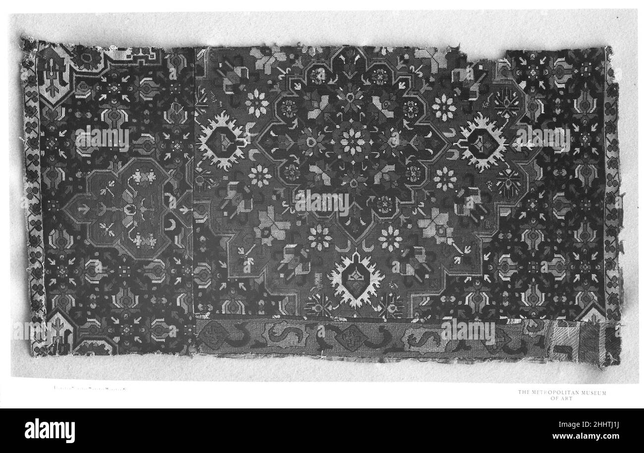 Fragment textile 18th siècle.Fragment textile.18th siècle.Soie sur coton.Attribué à l'Iran.Textiles brodés Banque D'Images