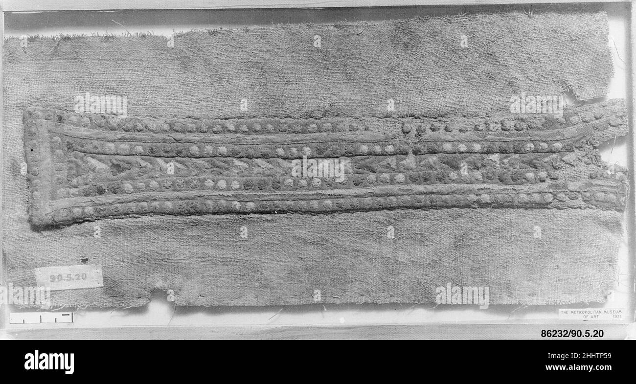 Fragment textile 10th siècle.Fragment textile.10th siècle.Lin, soie; tissage Uni, brodé.Attribué à l'Egypte, Akhmin.Textiles brodés Banque D'Images