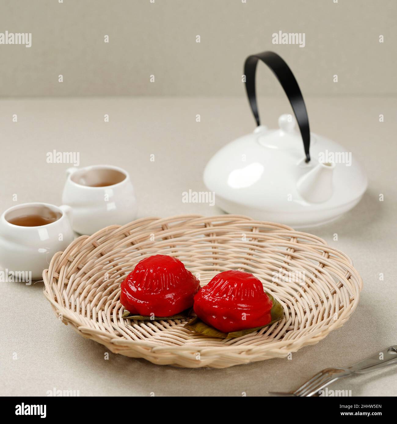 Le Kue Ku ou le gâteau au thok ou le gâteau à la tortue rouge est un ...