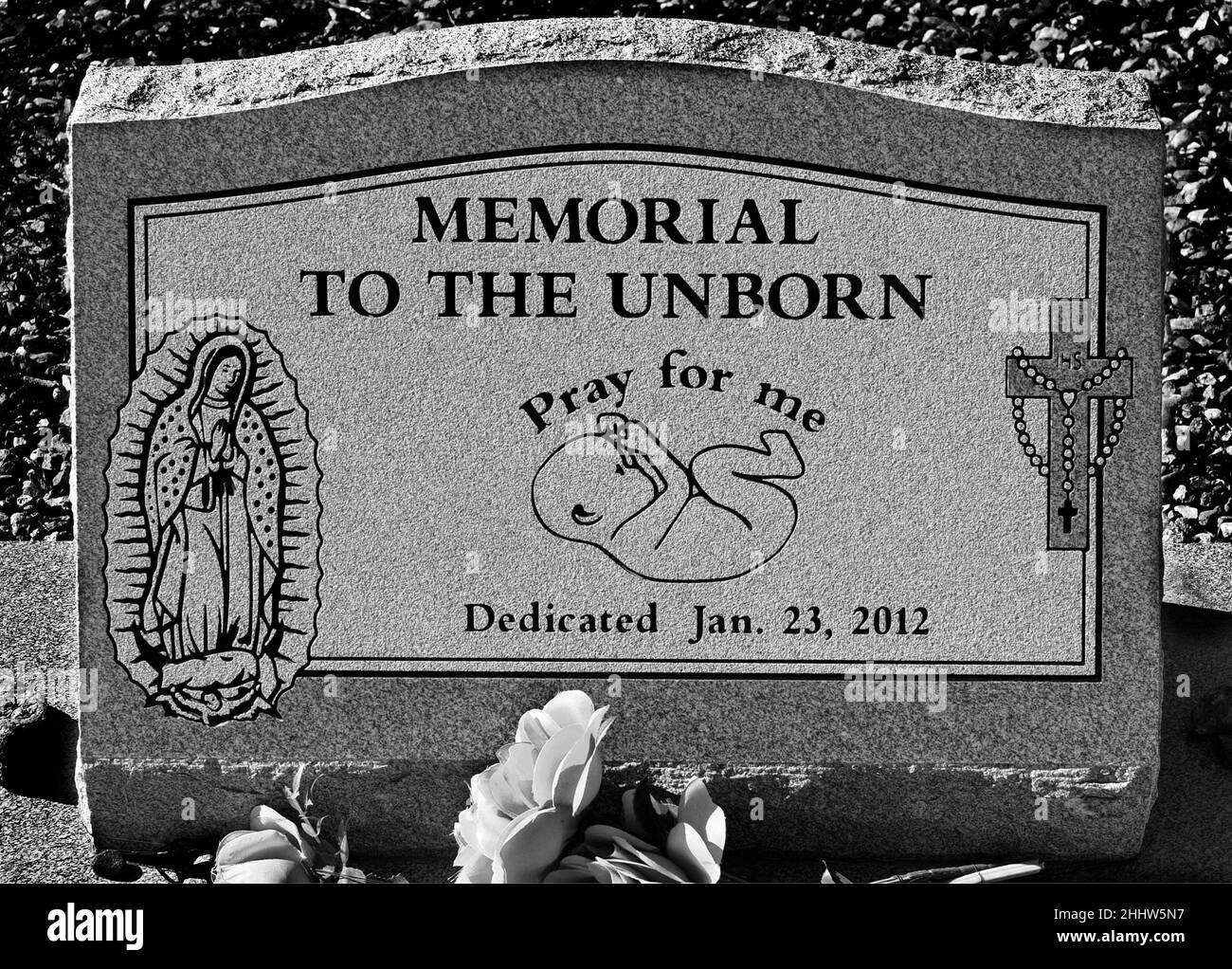 Un mémorial anti-avortement pour les non-nés à côté d'une église près de Taos, Nouveau-Mexique. Banque D'Images